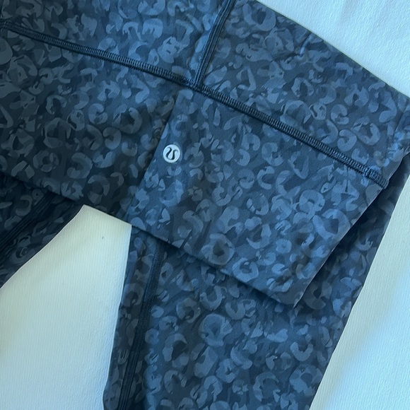 Lulu lemon leggings - Picture 2 of 2